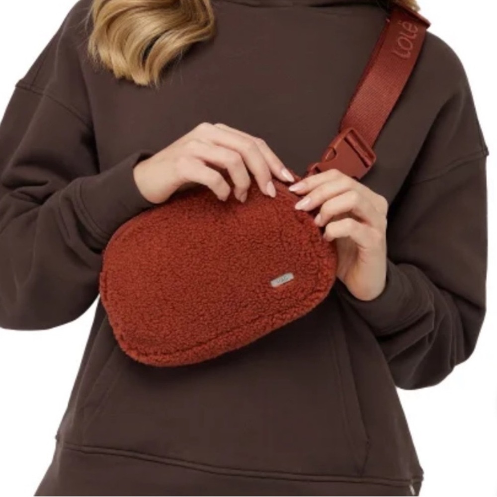 NWT Lole Women's Fleece Crossbody Bag